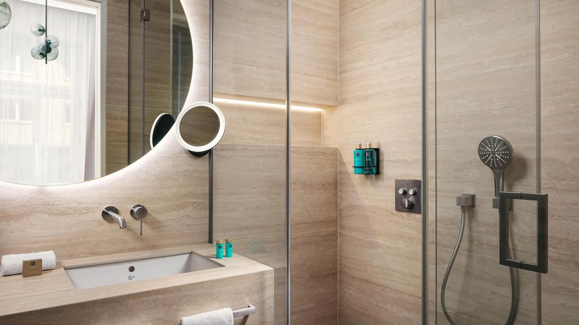 Six Residences Прага Апарт-отель