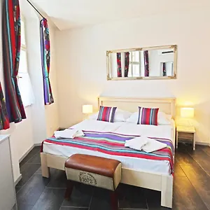 Apartahotel Historic Centre